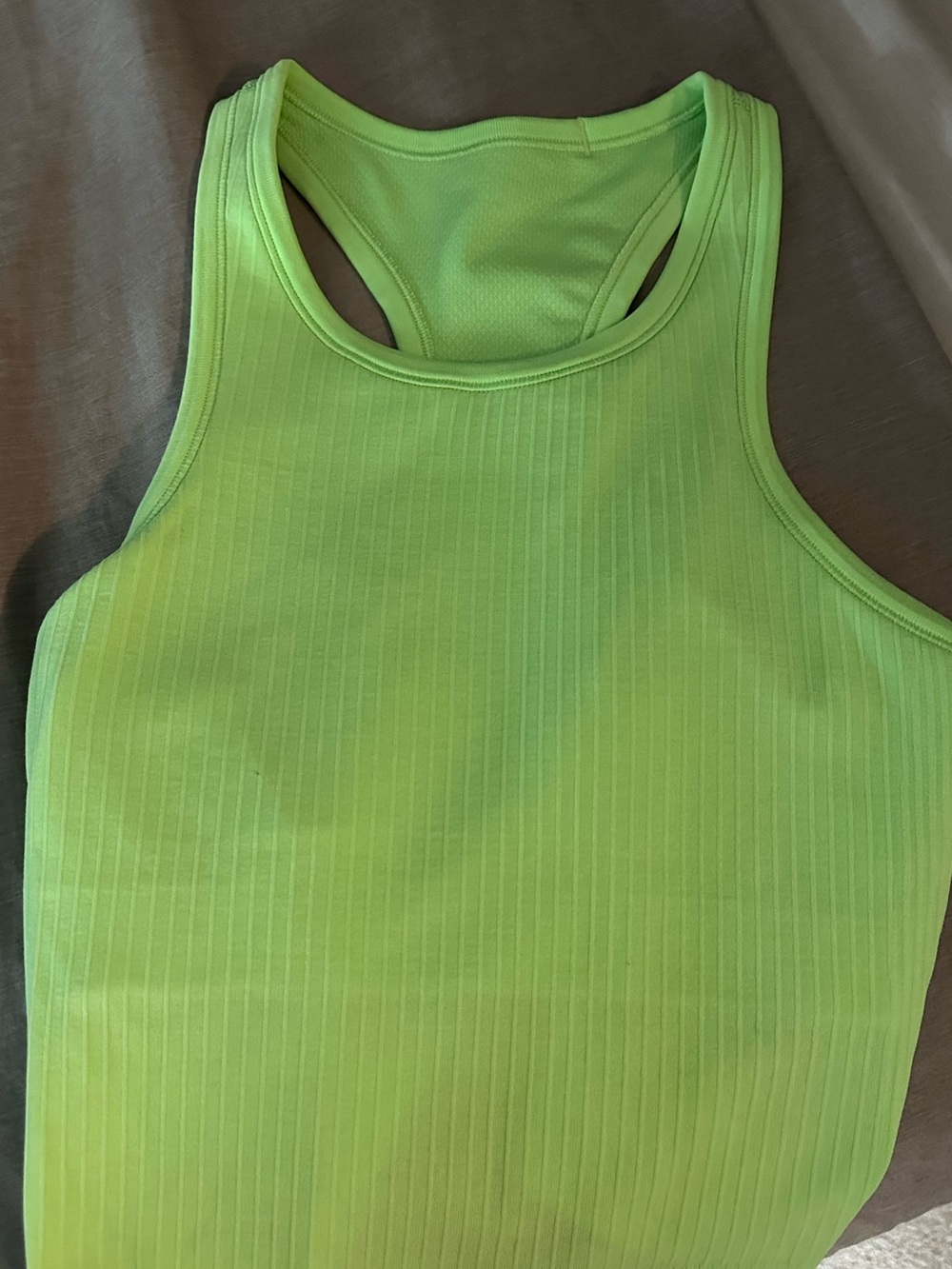 NWOT Lululemon Scream Green Cropped Ebb to Street Tank — Size 4